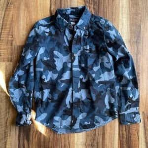 The Children’s Place Blue Camo Long-Sleeve Button Down M 7/8